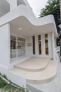 Grow & Glow Hair Clinic คลินิกปลูกผมโกรว์แอนด์โกลว์ — exterior