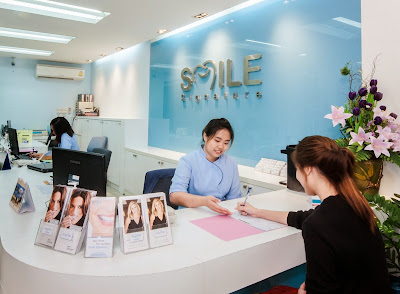 Smile Signature Siam Square Dental Clinic — exterior