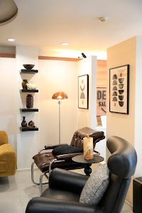 Eden One Saladaeng Dental — exterior