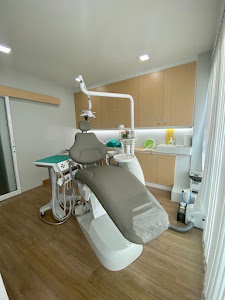 the unique smile dental clinic & cafe คลินิกทันตกรรม เดอะ ยูนีค สไมล์ — exterior