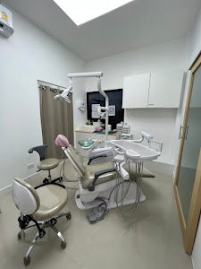 Glow Dental Clinic คลินิกทันตกรรมโกลว์ ลำลูกกา คลอง 2 ทำฟัน จัดฟัน — exterior