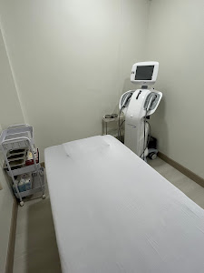 dwell. clinic ดเวลคลินิก (สามย่าน) — photo 2